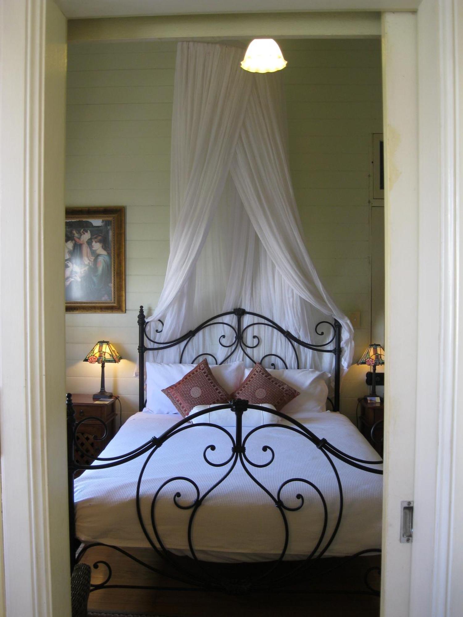 Classique Bed & Breakfast ทาวน์วิล ภายนอก รูปภาพ