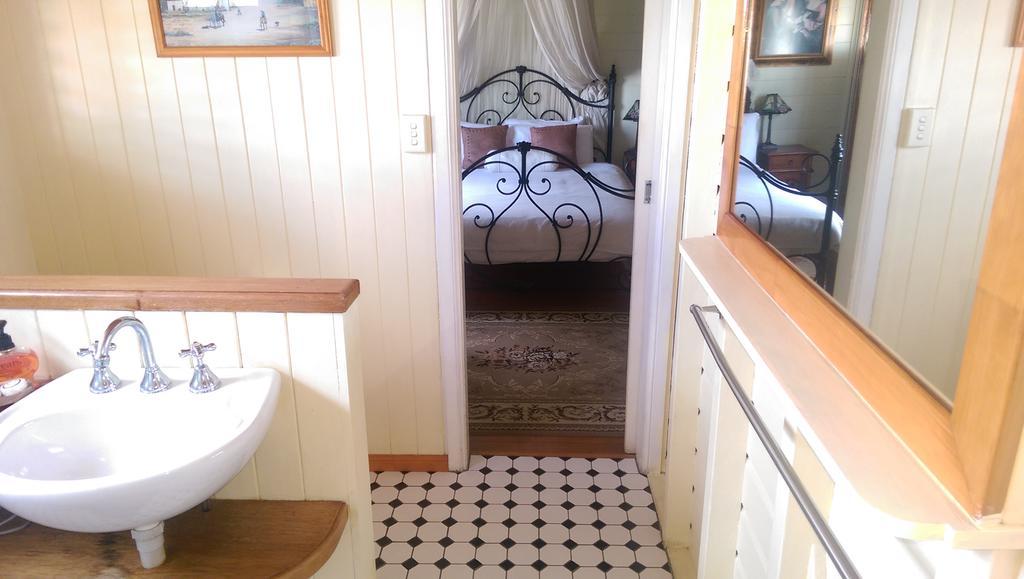 Classique Bed & Breakfast ทาวน์วิล ภายนอก รูปภาพ